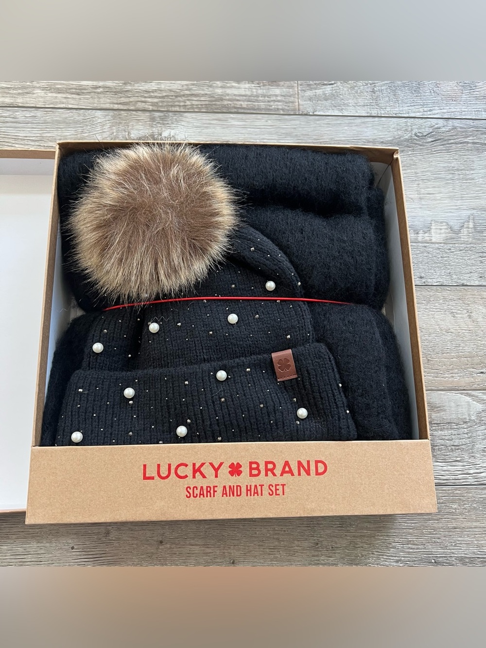 NIB Lucky Brand Women's 2-Piece Hat and Scarf Set